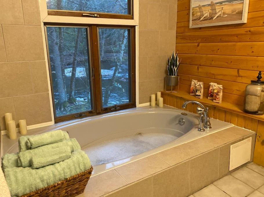 Peaceful Gateway To Island Creek Cottage East Stroudsburg Eksteriør billede